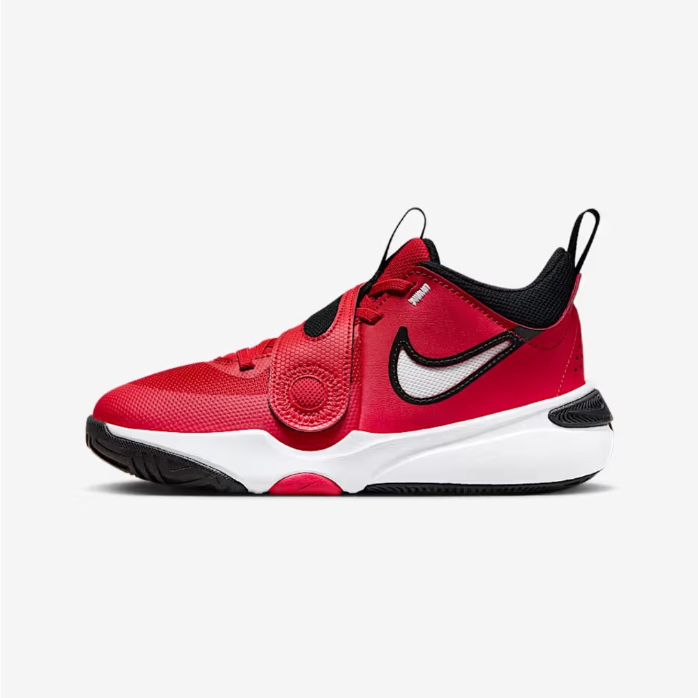 SALE! Preloved Nike Team Hustle D 11 Big Kids' Basketball Shoes! Size 5Y.